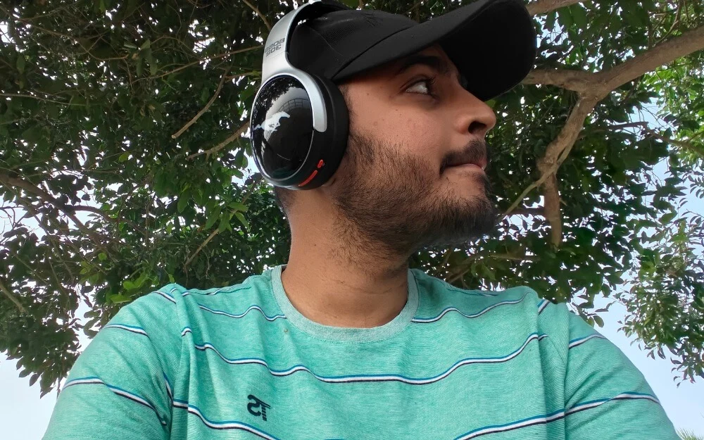 goboult mustang thunder is a wireless over-ear headphone