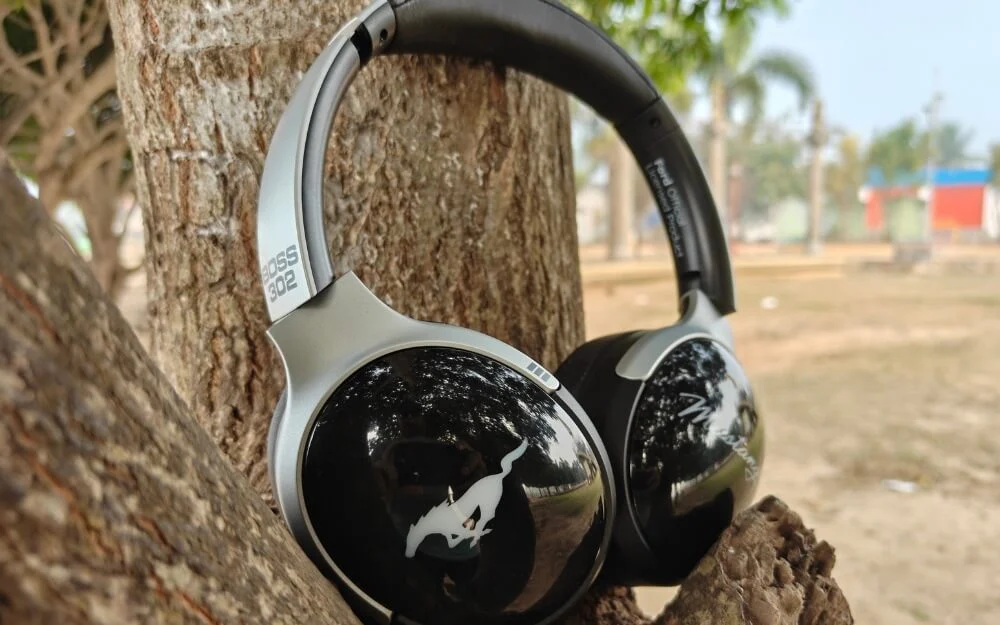 goboult mustang thunder is a wireless over-ear headphone