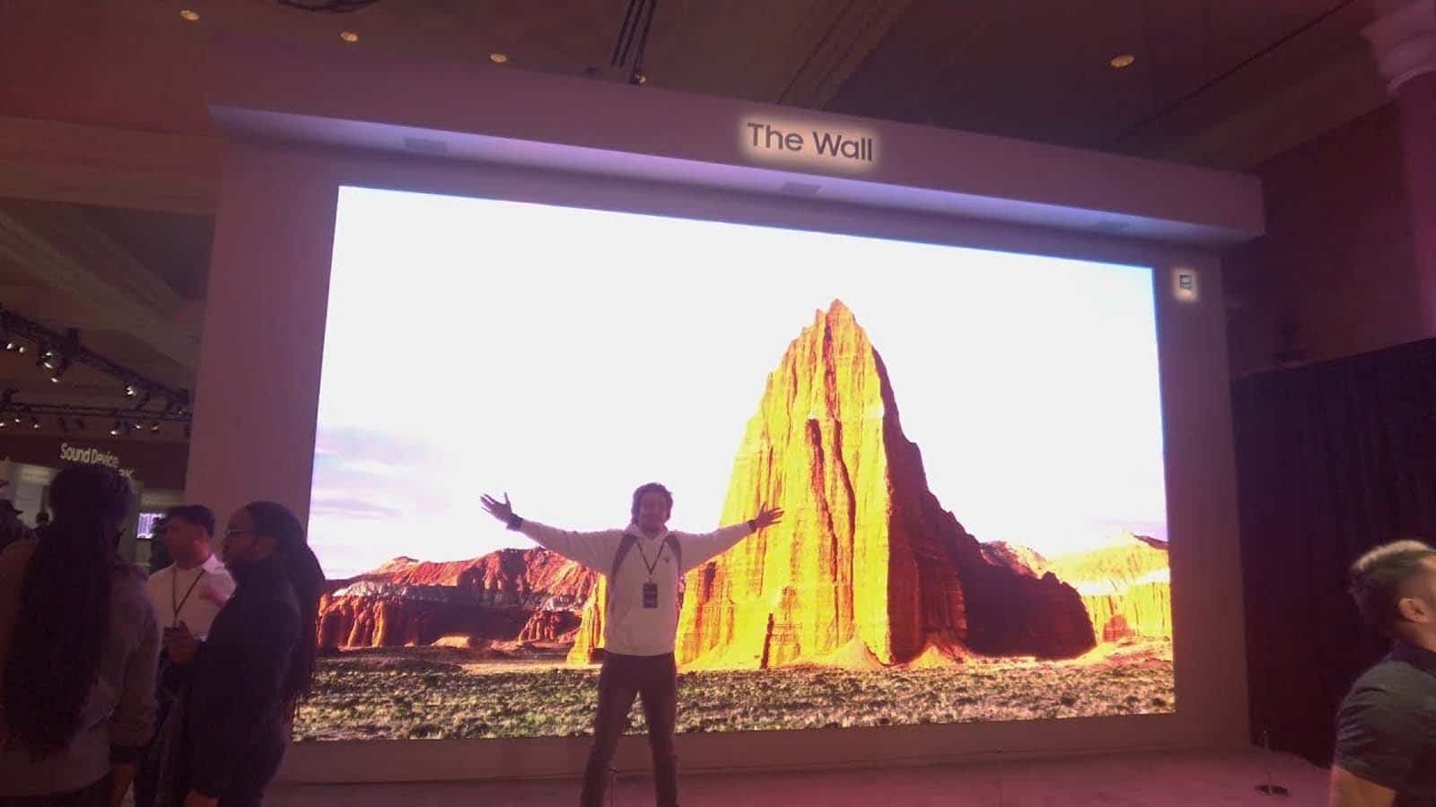 三星在 2020 年國際消費電子展上的壁掛電視