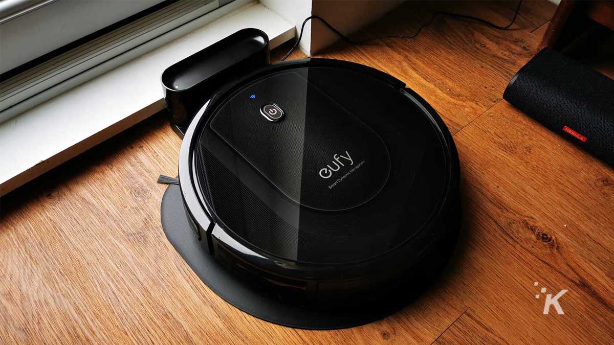 eufy robovac 在地板上