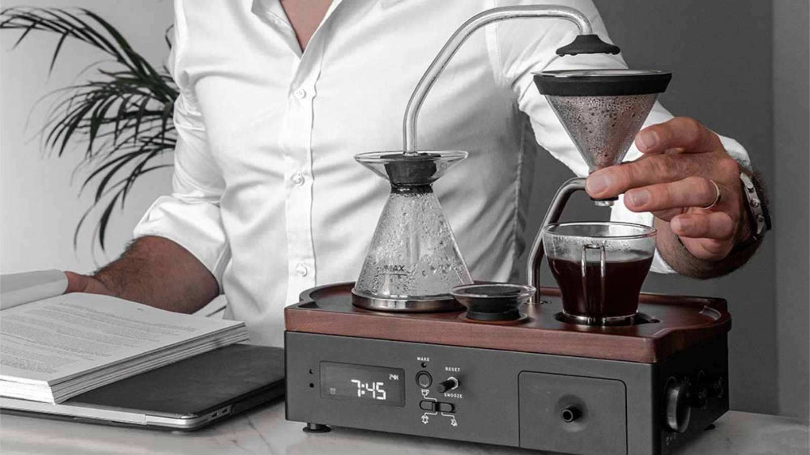 jam alarm teh dan kopi barisieur