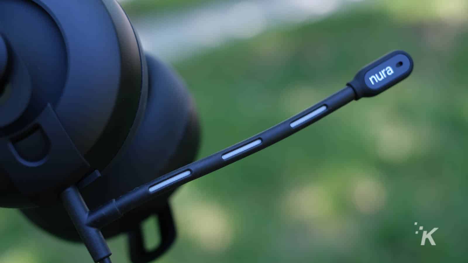 nuraphone con microfono da gioco installato