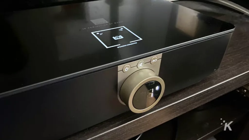 dali sound hub 正面显示控件和扬声器放置图