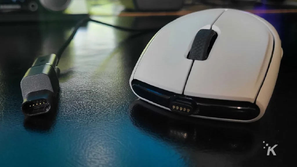 mouse dan kabel game alienware 720m